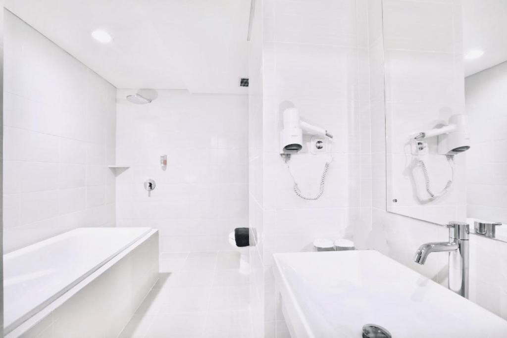 Favehotel Rungkut Surabaya Exterior photo