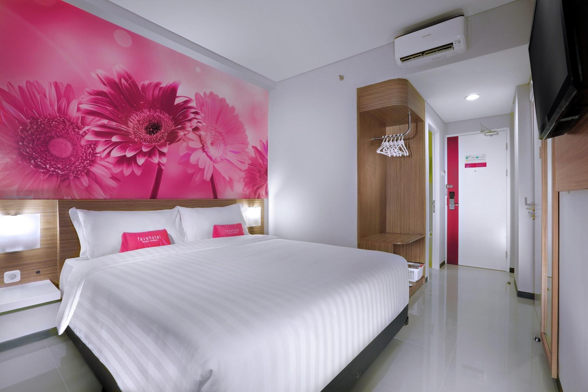 Favehotel Rungkut Surabaya Exterior photo