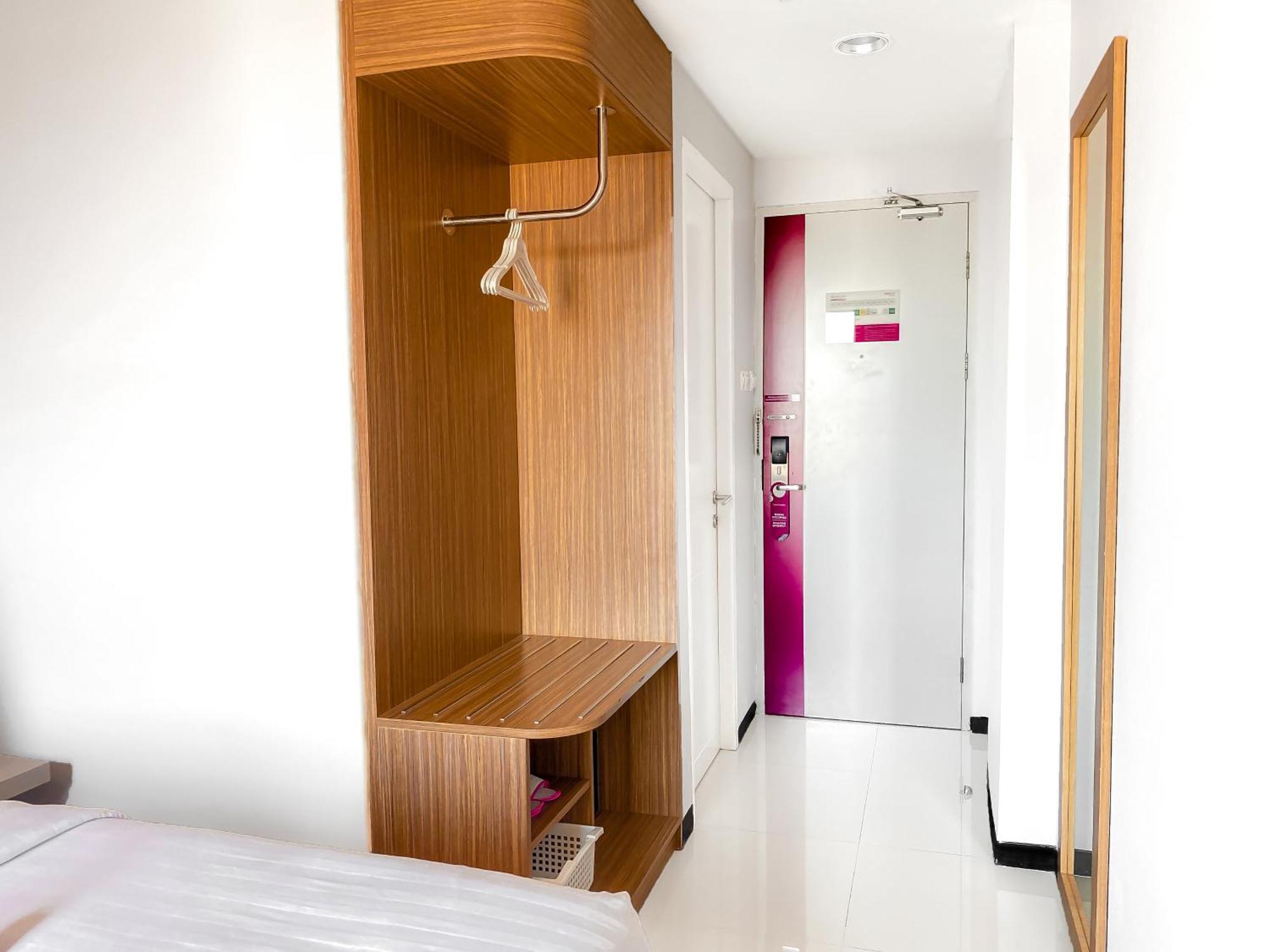 Favehotel Rungkut Surabaya Exterior photo